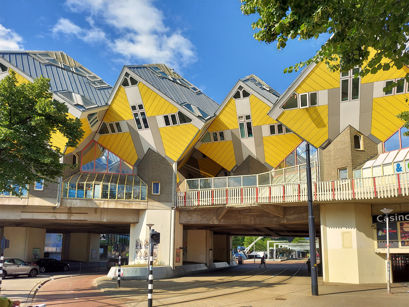 Vanguard & Origin: Dutch and German Modern Architecture