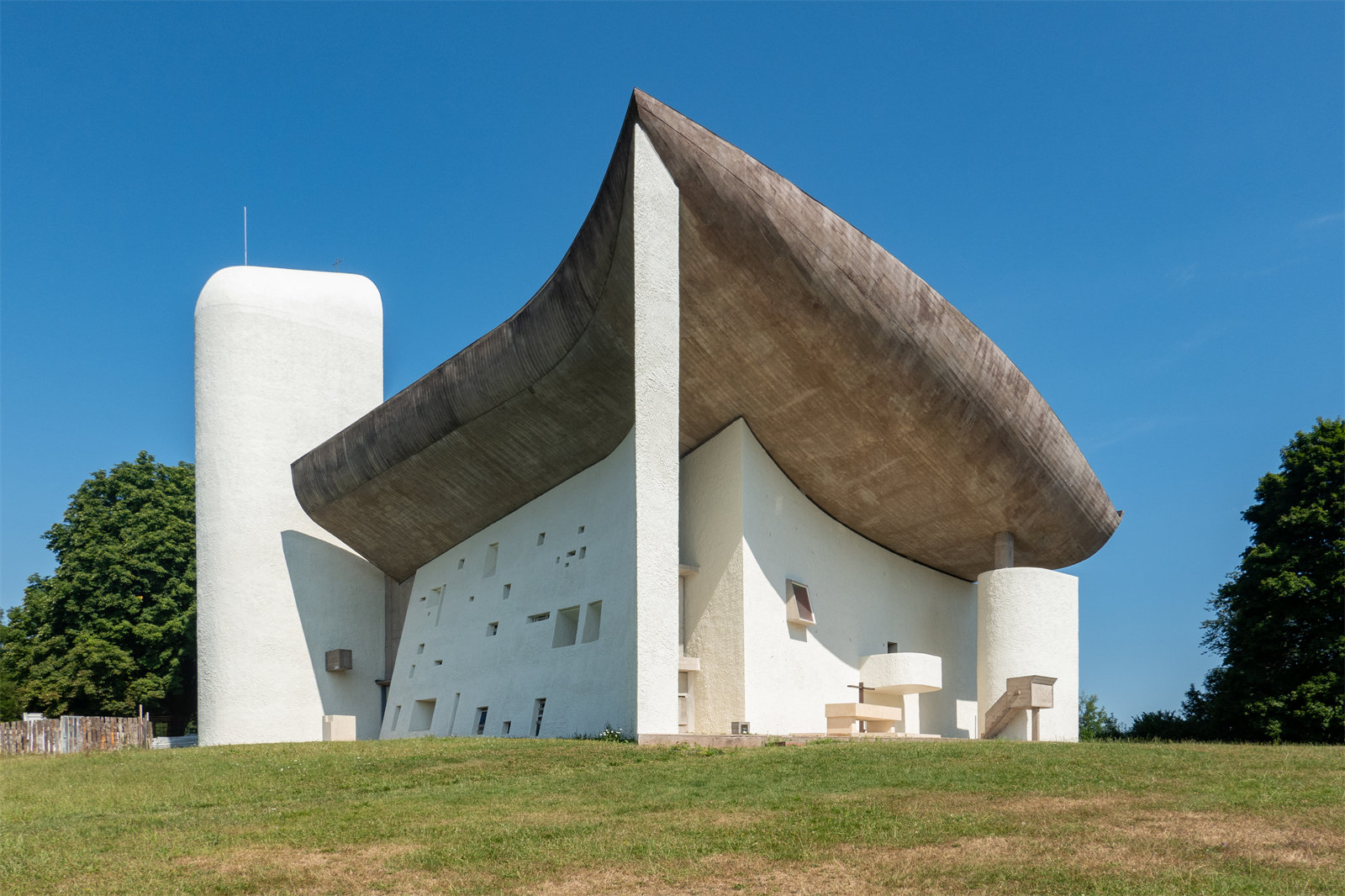 From Rome to Paris: In the Footsteps of Young Le Corbusier