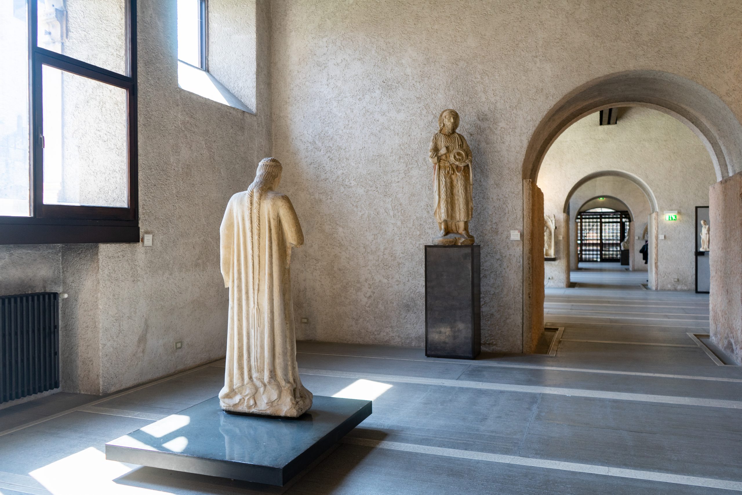 Gazing and Detailing: Arehitecture of Carlo Scarpa and Franco Albini