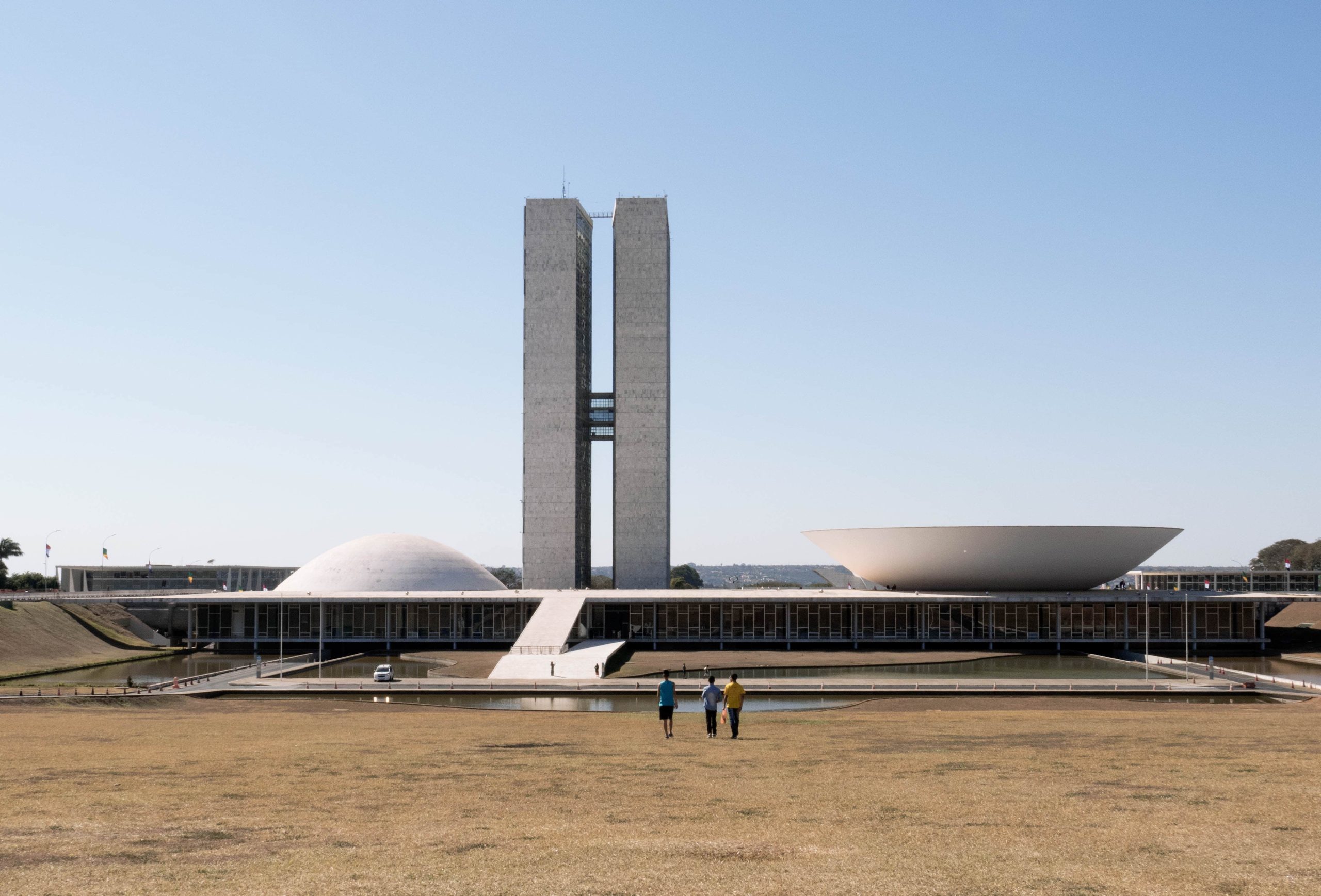 Mestizo Modernities: Modern Architecture of Argentina and Brazil