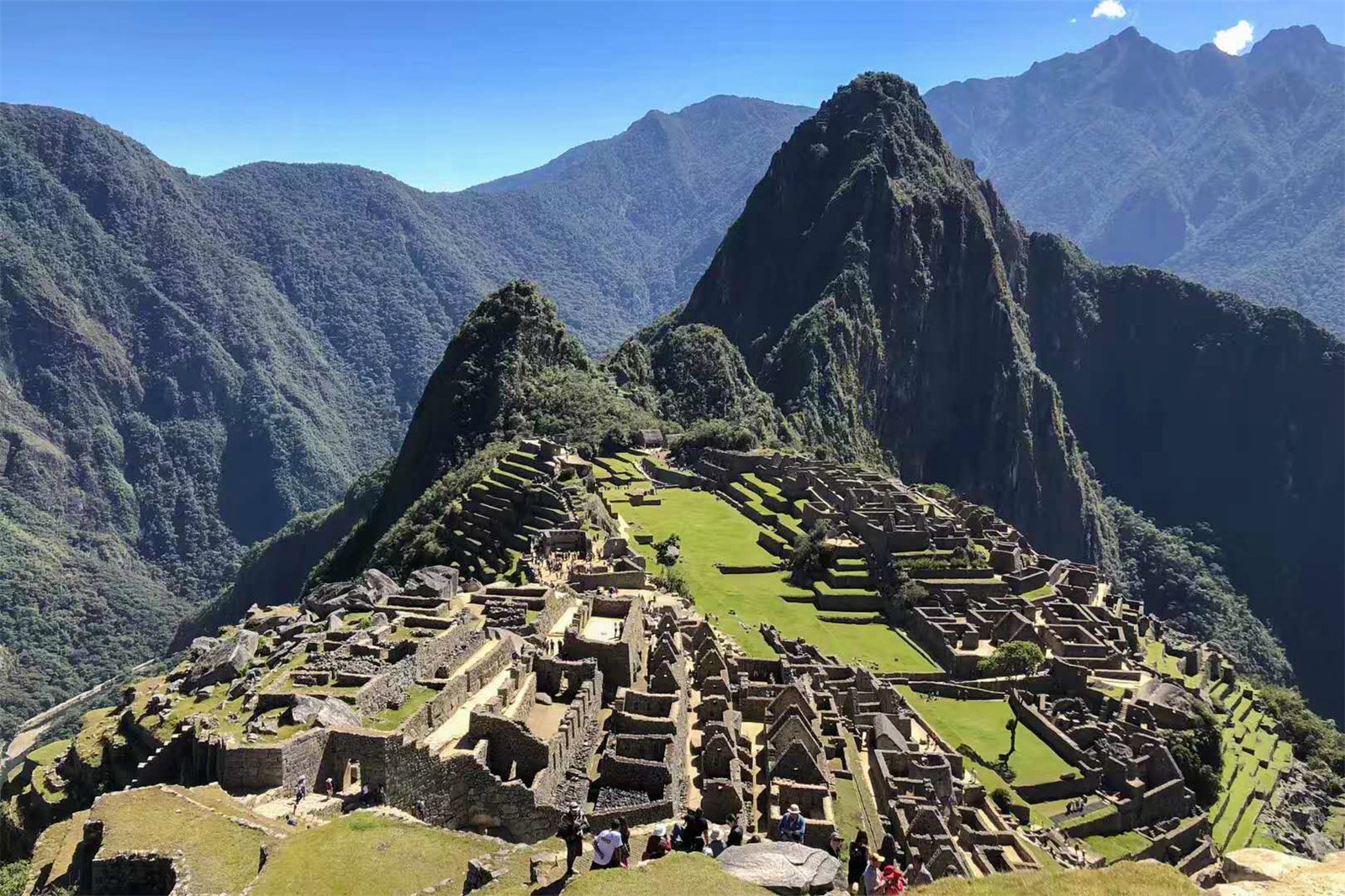 Between Mountain and Ocean: Architecture of Chile and Peru